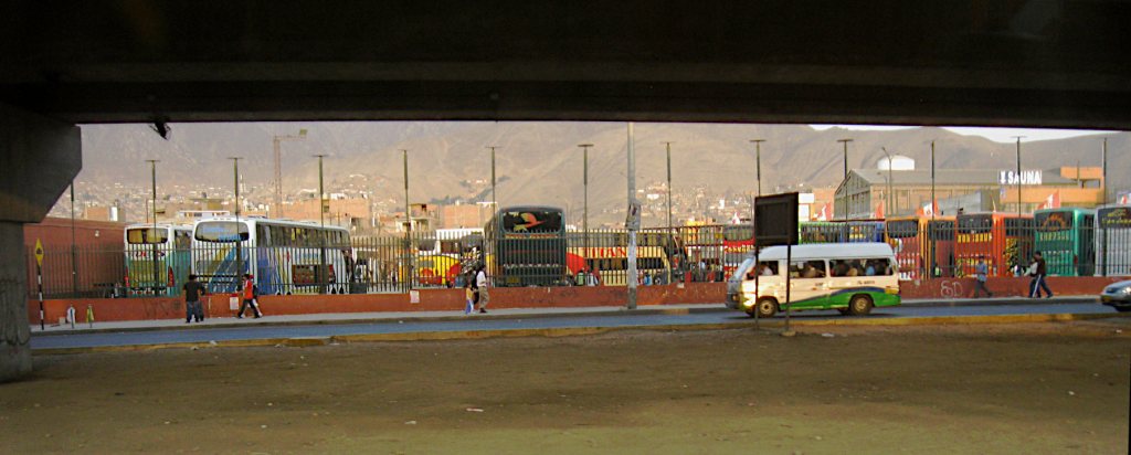 Altes Bus Terminal Fiori 
an der Panamericana Norte.